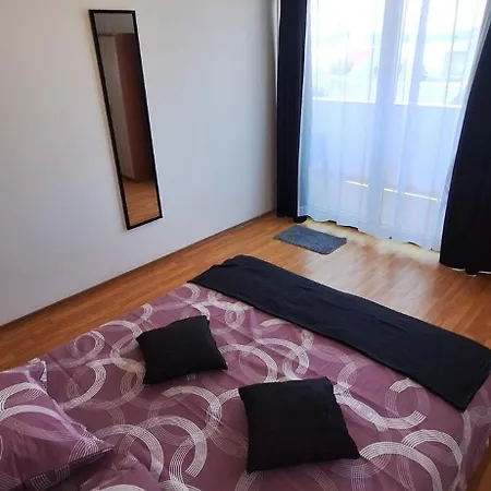 Seven Castles Apartman Kastela